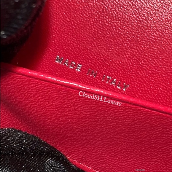 ❌❌Auth Chanel Classic Red Quilted Lambskin CC Logo Passport Holder - Picture 12 of 14